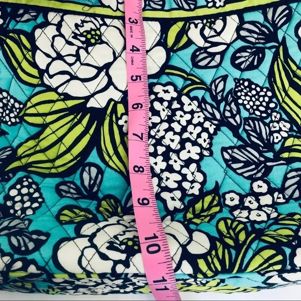 Vera Bradley meant green and‎ white floral …